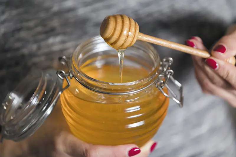 honey for sore throat and cough relief